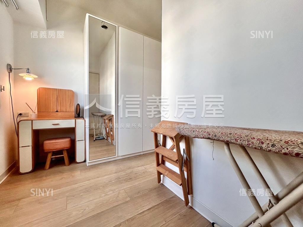 【近捷運】精裝三房車位房屋室內格局與周邊環境