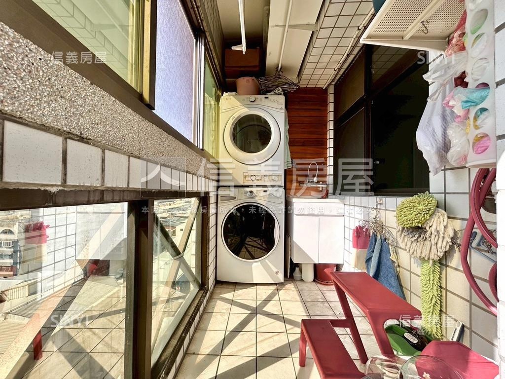 【近捷運】精裝三房車位房屋室內格局與周邊環境