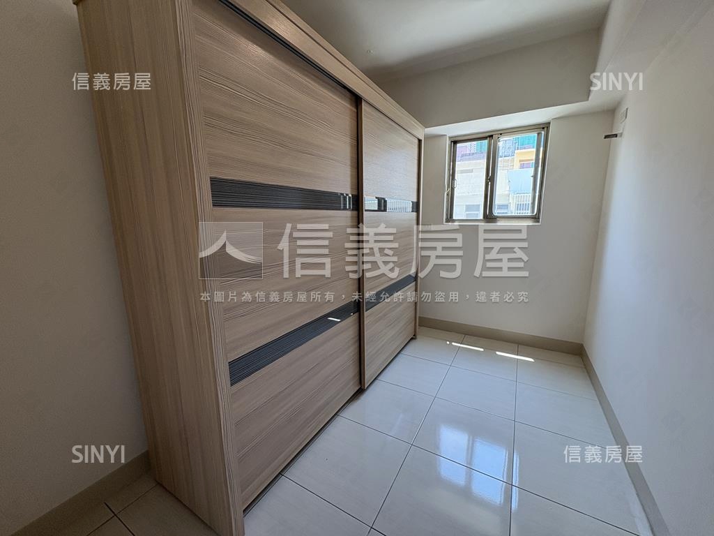 左營高鐵★採光三房車位房屋室內格局與周邊環境