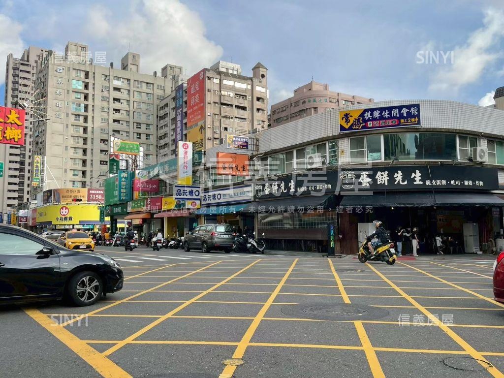 左營高鐵★採光三房車位房屋室內格局與周邊環境