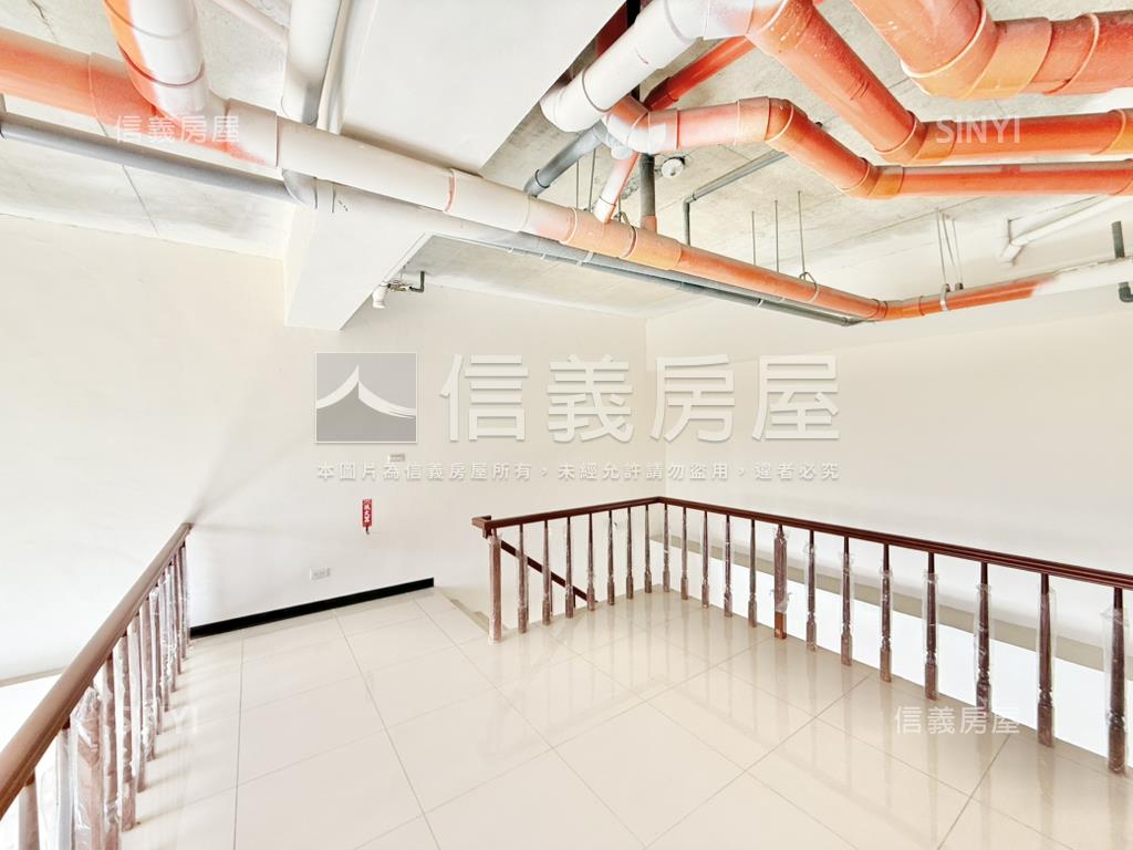 市政御璽黃金店面房屋室內格局與周邊環境