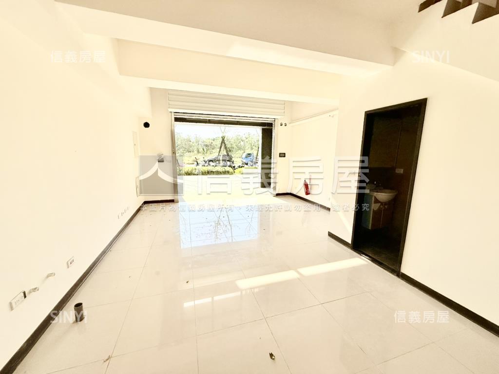 市政御璽黃金店面房屋室內格局與周邊環境