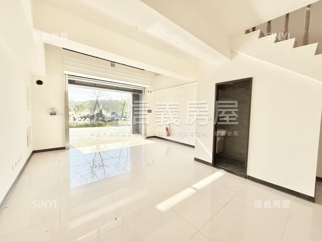 市政御璽黃金店面房屋室內格局與周邊環境