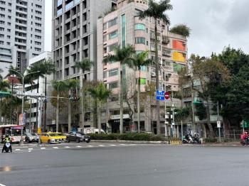 正仁愛路大面寬金店