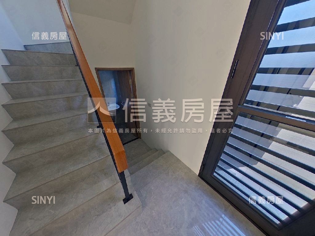 伸港公所旁全新朝東北別墅房屋室內格局與周邊環境
