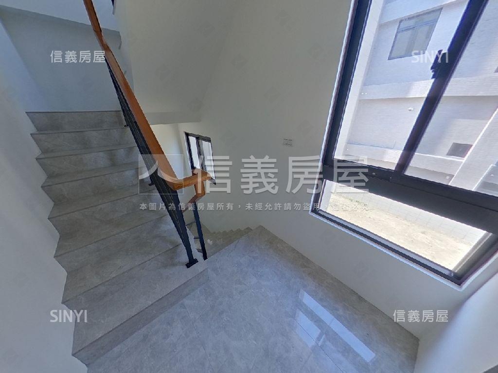伸港公所旁全新朝東北別墅房屋室內格局與周邊環境