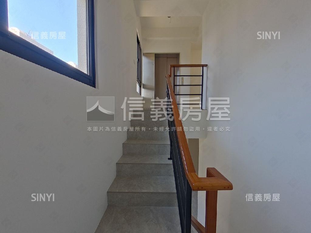 伸港公所旁全新朝東北別墅房屋室內格局與周邊環境