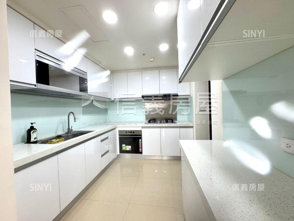 典藏綠景月光琉璃大器宅房屋室內格局與周邊環境