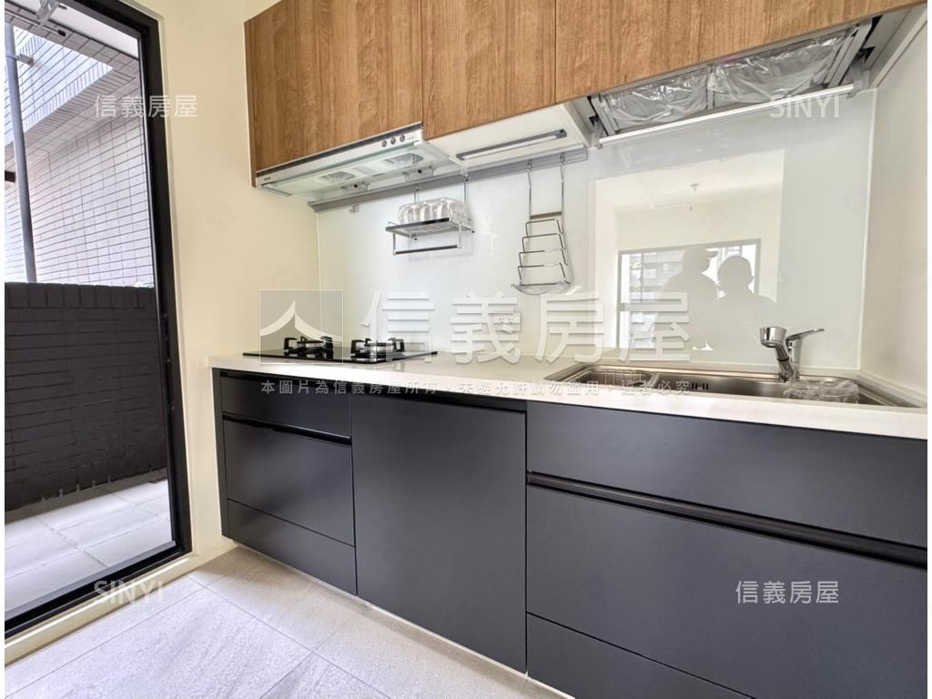 全新未住高樓兩房面車位房屋室內格局與周邊環境