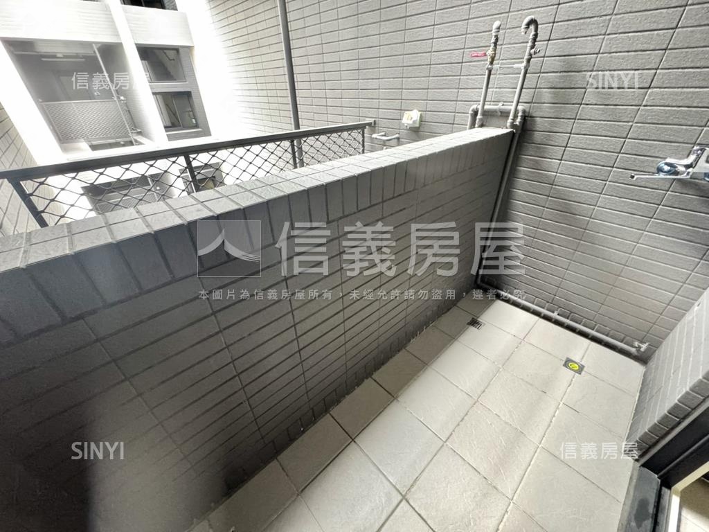 全新未住高樓兩房面車位房屋室內格局與周邊環境