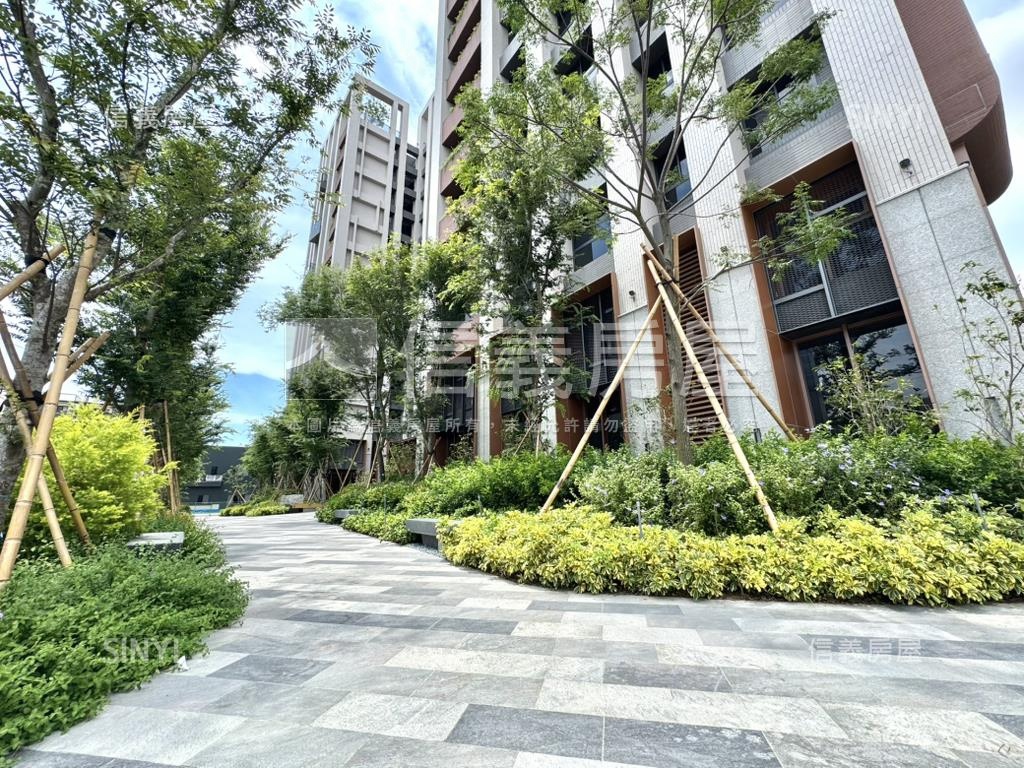 全新未住高樓兩房面車位房屋室內格局與周邊環境