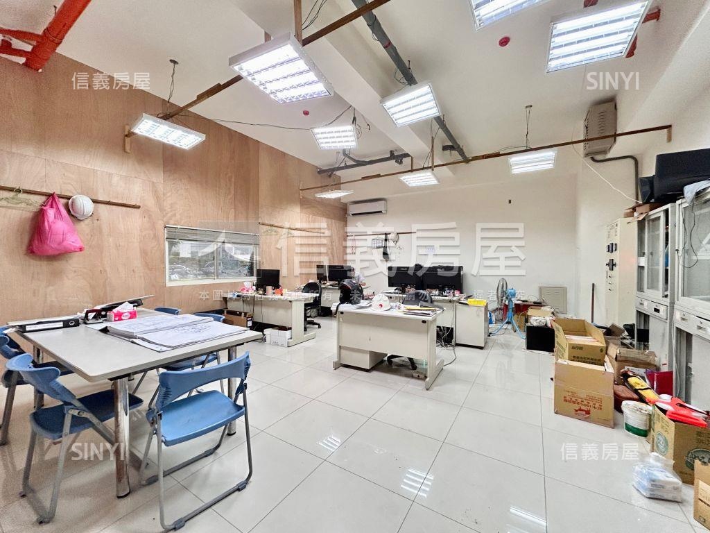 燙金寬敞金店面房屋室內格局與周邊環境