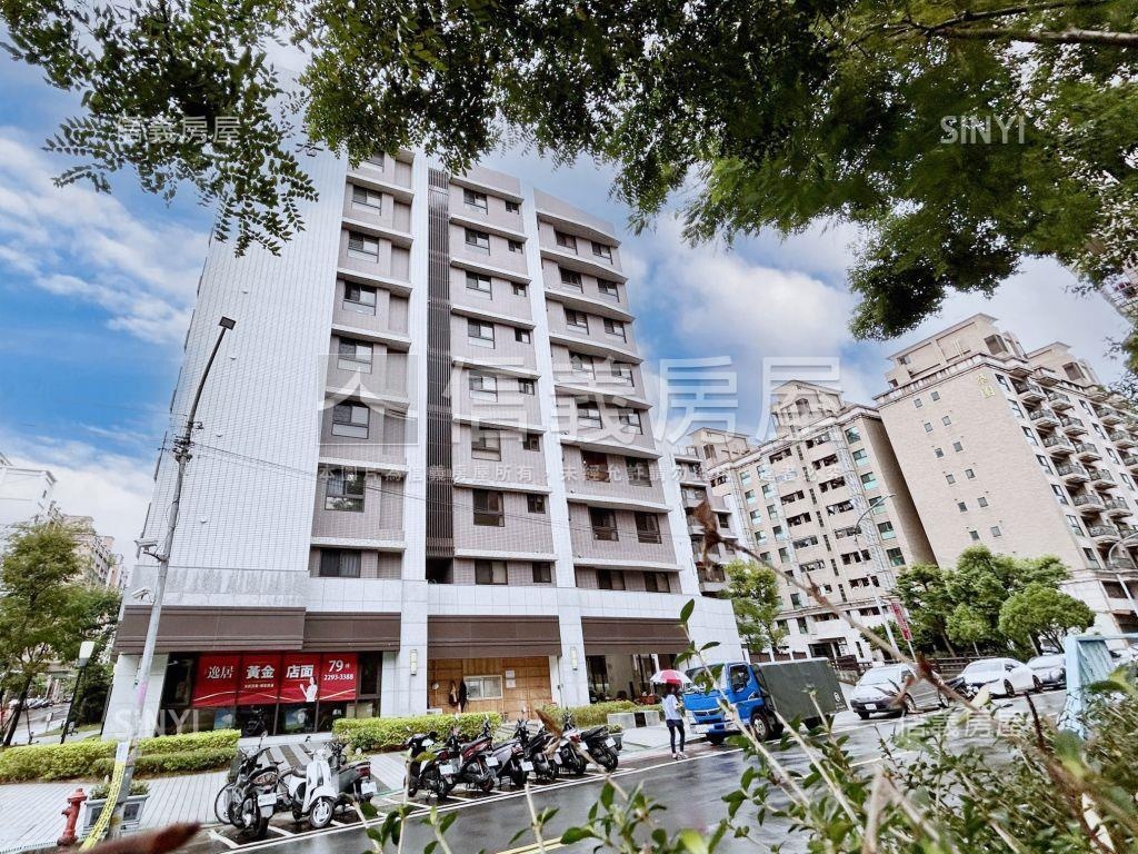 燙金寬敞金店面房屋室內格局與周邊環境