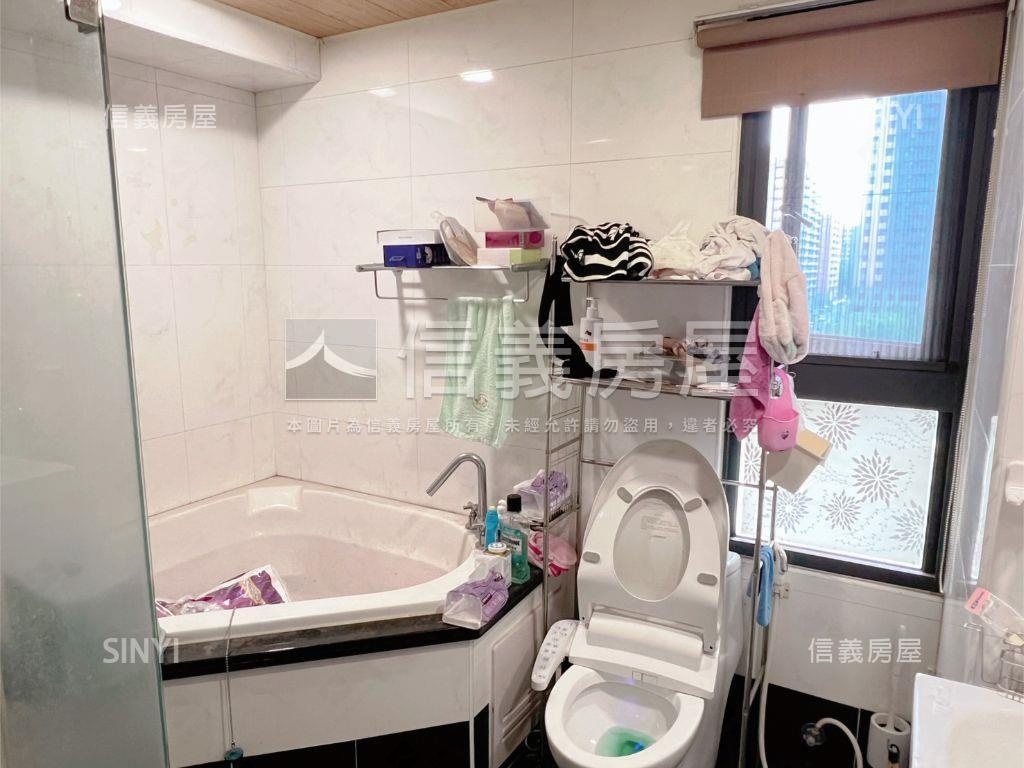 左營高鐵邊間質感兩房房屋室內格局與周邊環境