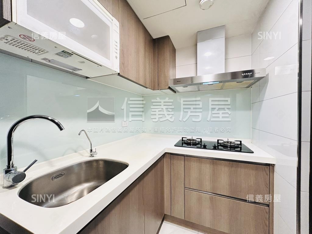 蒙德里安朝南中庭景觀兩房房屋室內格局與周邊環境