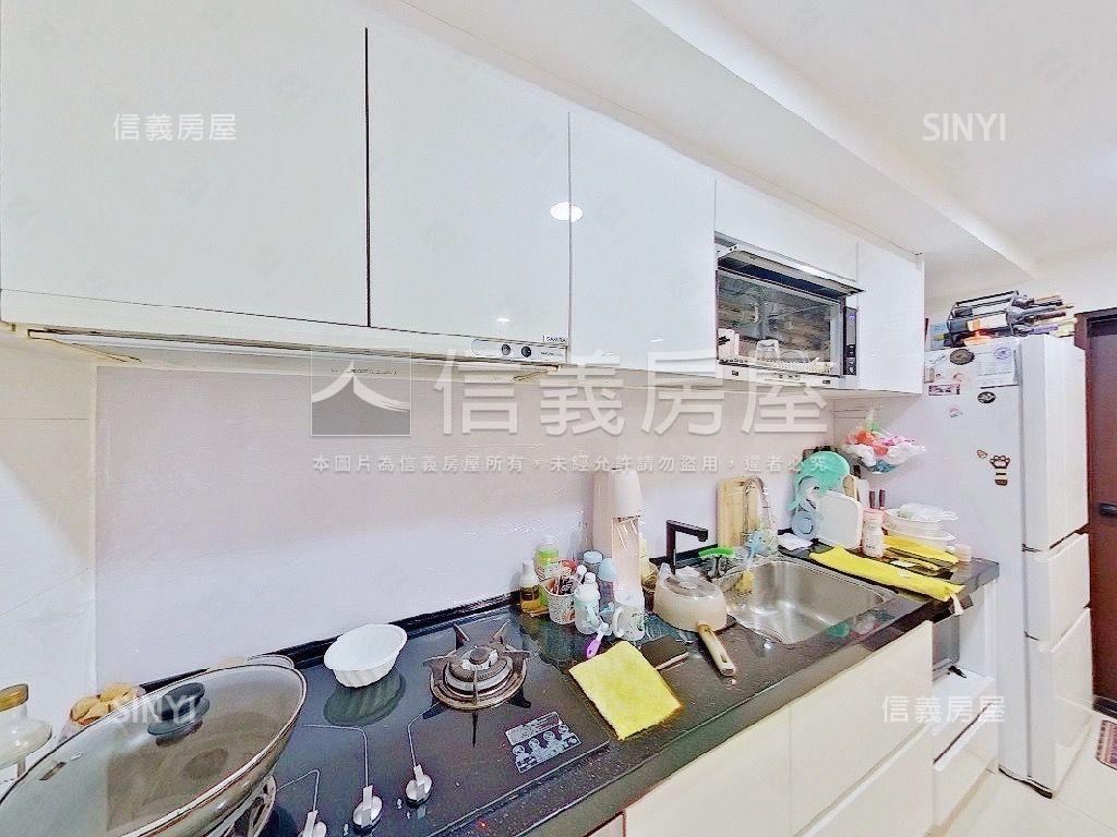 未來之都裝潢兩房車位房屋室內格局與周邊環境