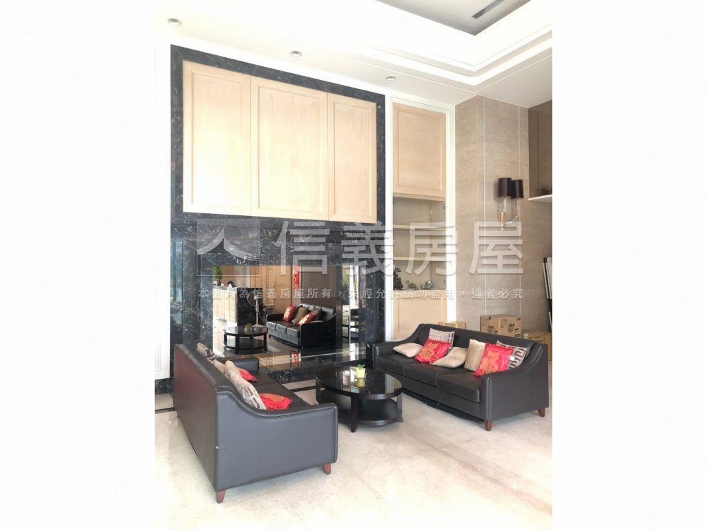 未來之都裝潢兩房車位房屋室內格局與周邊環境