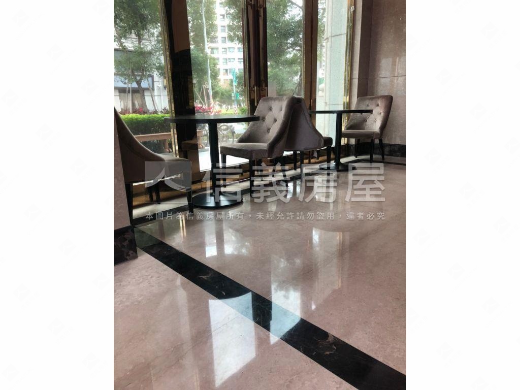 未來之都裝潢兩房車位房屋室內格局與周邊環境