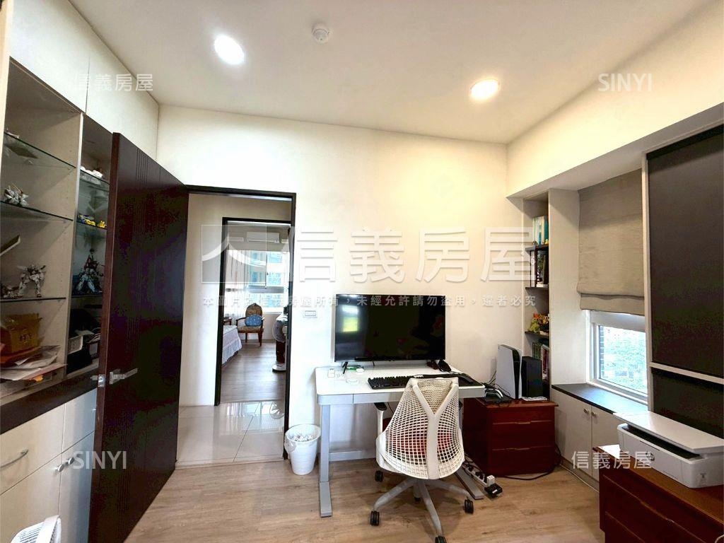 水悅灣邊間採光三房平車房屋室內格局與周邊環境