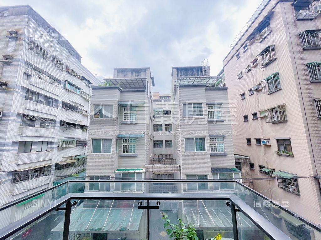 三峽曉學堂精緻３房車位房屋室內格局與周邊環境