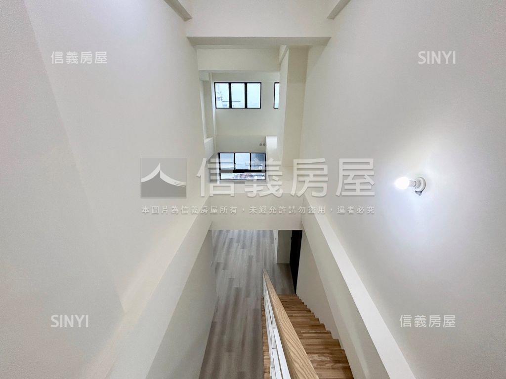 金雅稀有全新華廈房屋室內格局與周邊環境