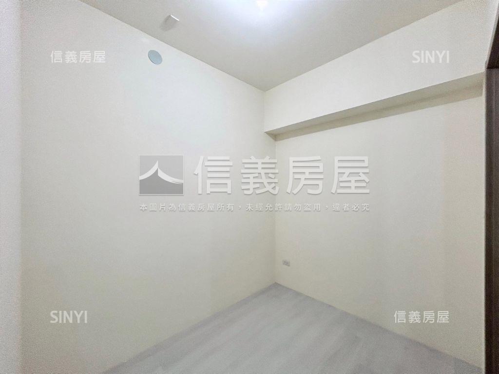 金雅稀有全新華廈房屋室內格局與周邊環境