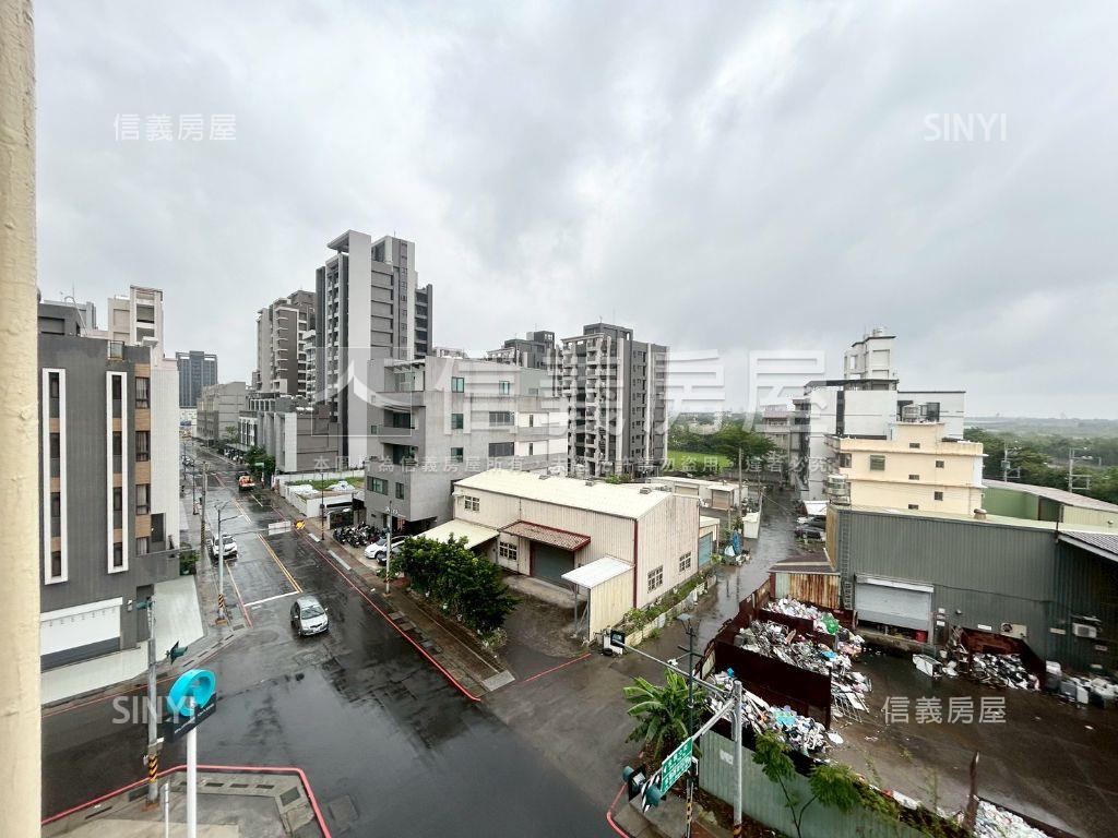 金雅稀有全新華廈房屋室內格局與周邊環境