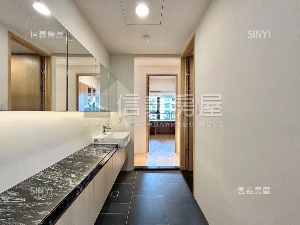 鉅虹森美館房屋室內格局與周邊環境