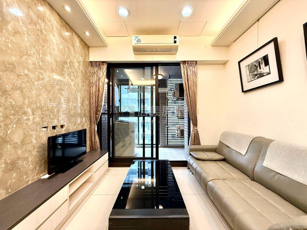稀有釋出雲世紀Ｂ兩房平車房屋室內格局與周邊環境