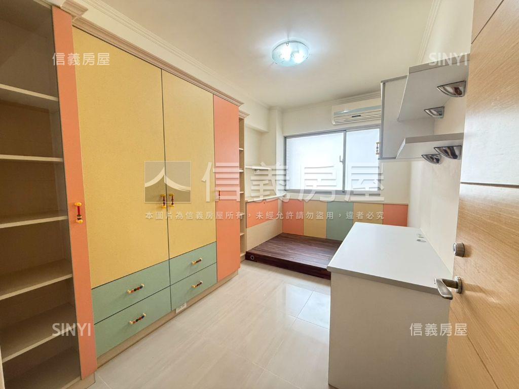 國泰萊茵三房平車房屋室內格局與周邊環境