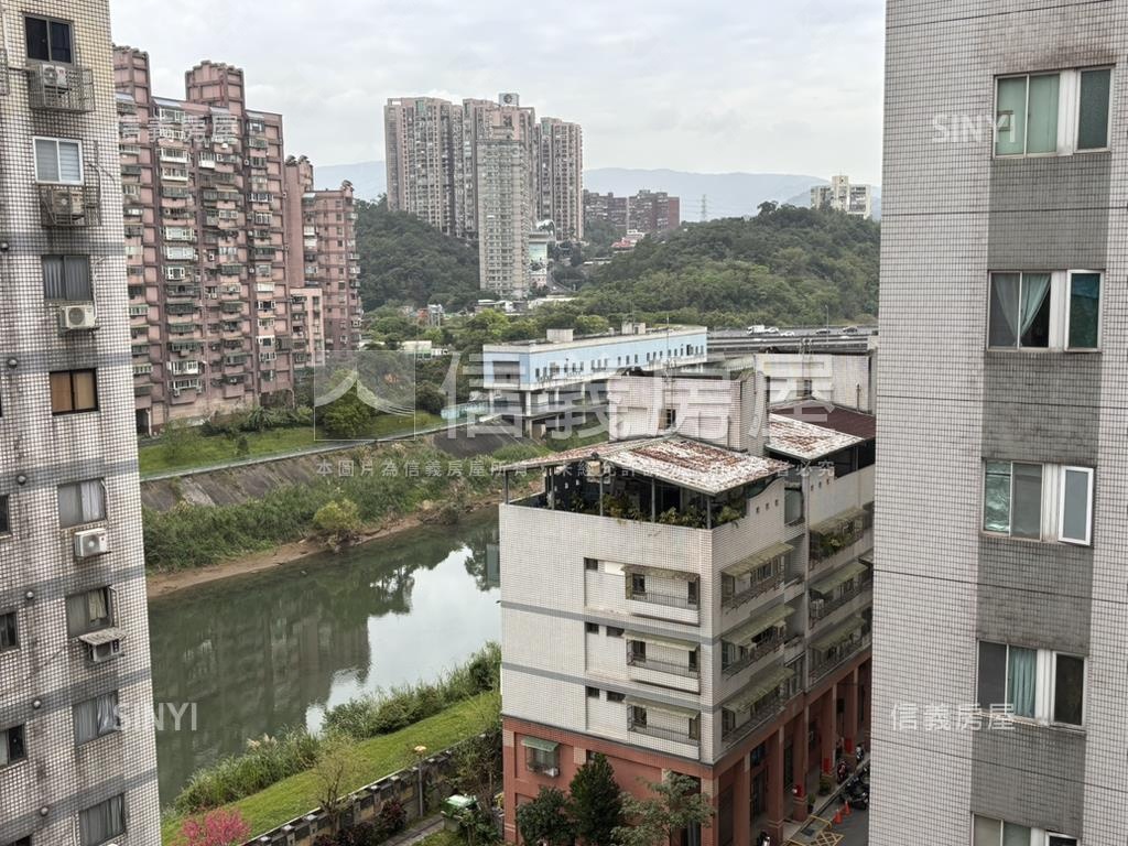 哈佛河景三房有車位房屋室內格局與周邊環境