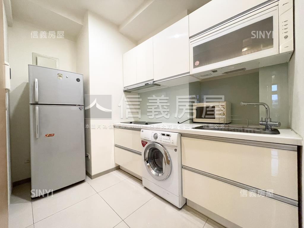 基泰之星高樓景觀２房車位房屋室內格局與周邊環境