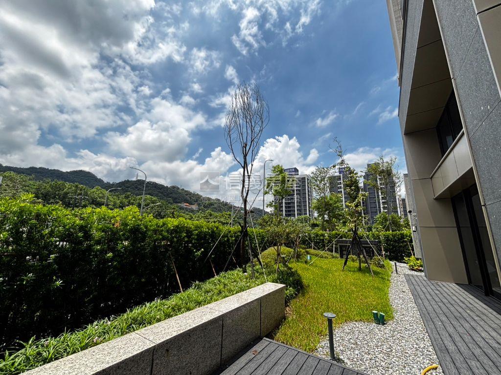 德友植仁次頂樓景觀美宅房屋室內格局與周邊環境