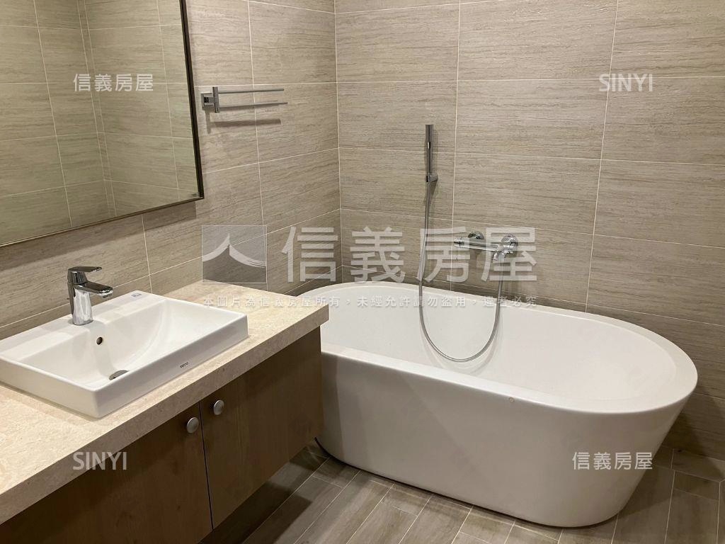 富立築雅內電梯車墅房屋室內格局與周邊環境