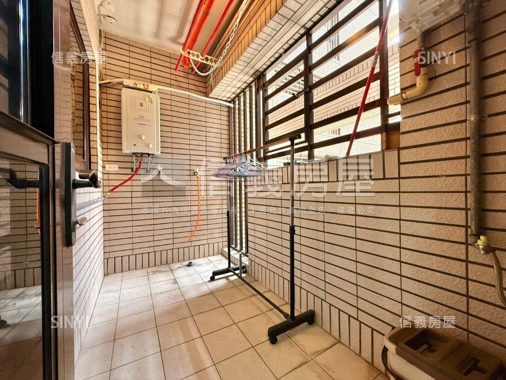 新巴黎。景觀兩房車位房屋室內格局與周邊環境