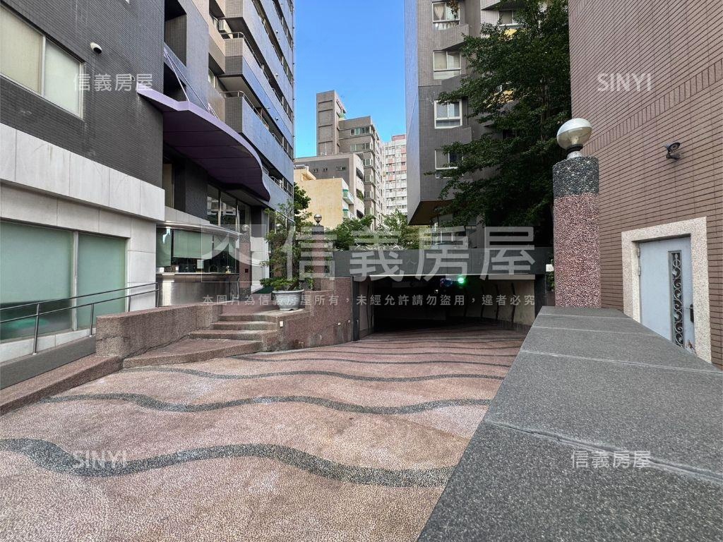 人文學苑三房Ｂ１平面車位房屋室內格局與周邊環境