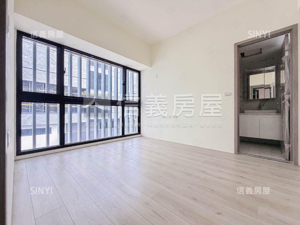 居閑５全新三房平車房屋室內格局與周邊環境