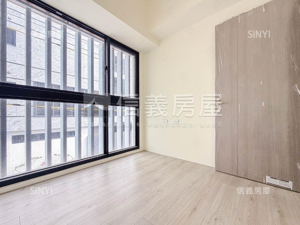 居閑５全新三房平車房屋室內格局與周邊環境