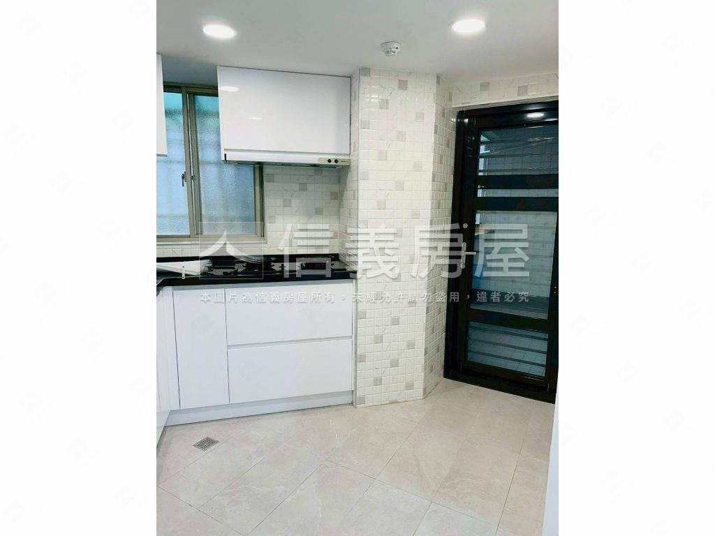 西松高中旁電梯有車位房屋室內格局與周邊環境