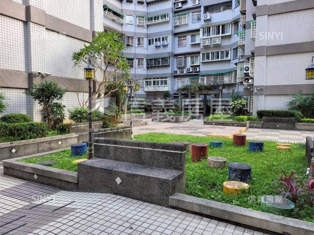 西松高中旁電梯有車位房屋室內格局與周邊環境