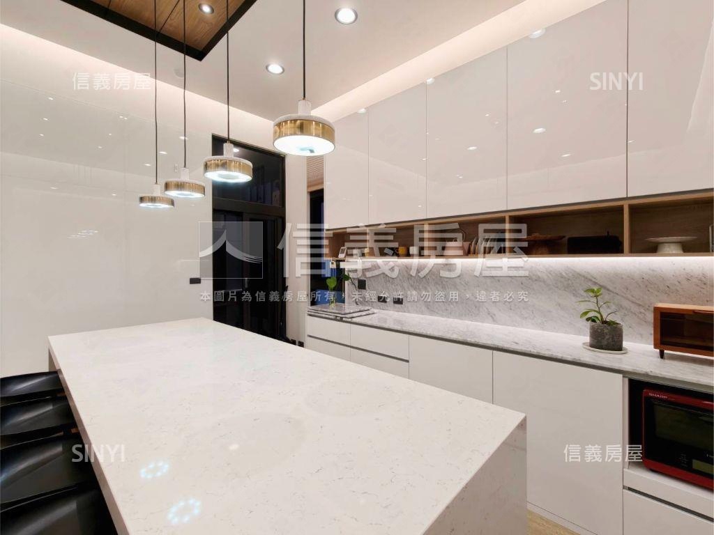 靜心新貴頂客雅閣房屋室內格局與周邊環境