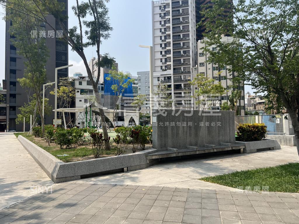 高雄府北精華商用大店辦倉房屋室內格局與周邊環境