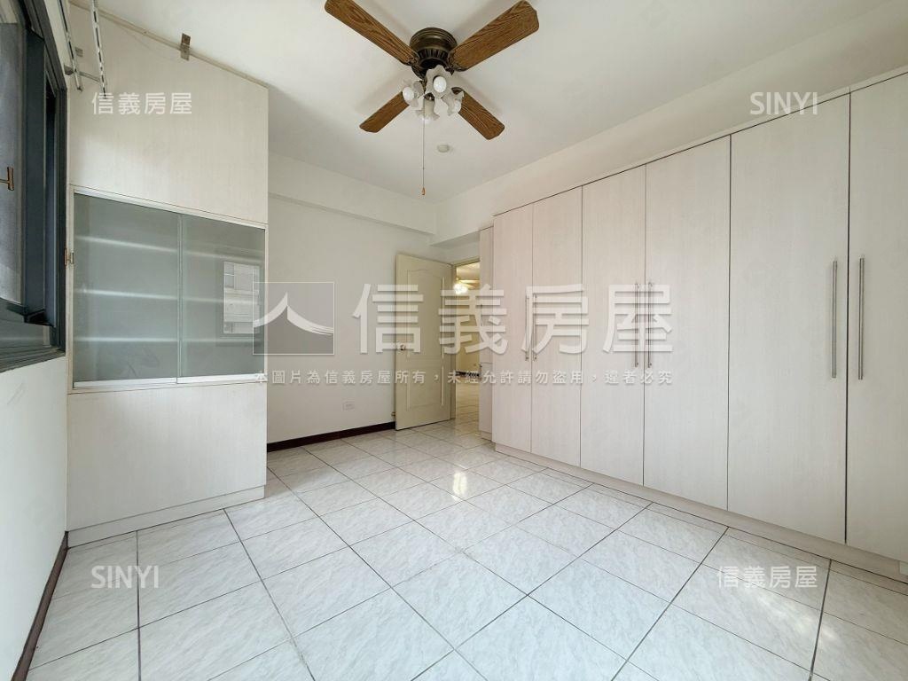 黎明親家南北向美三房平車房屋室內格局與周邊環境