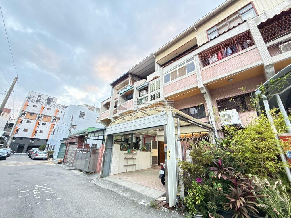 近衛道高中平德路活路透天房屋室內格局與周邊環境