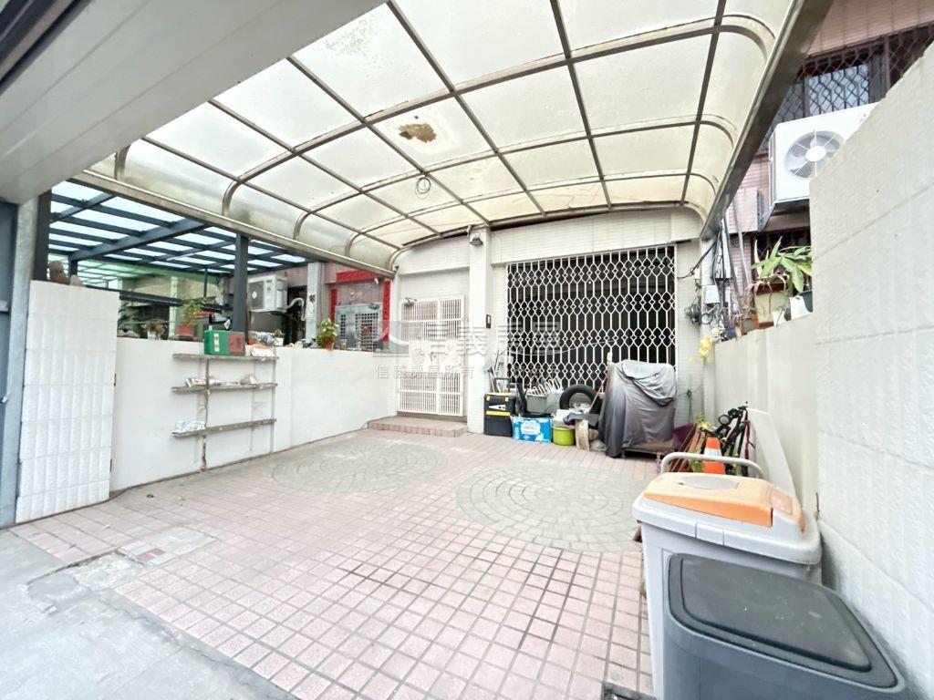近衛道高中平德路活路透天房屋室內格局與周邊環境