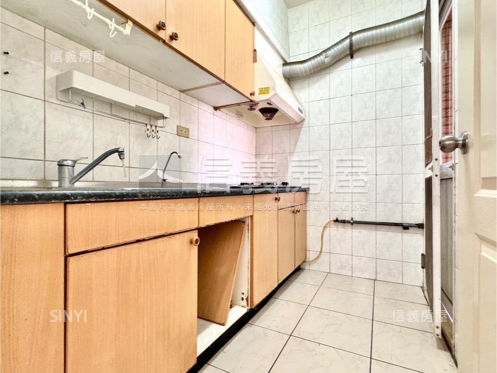 福山公園旁三房車位房屋室內格局與周邊環境