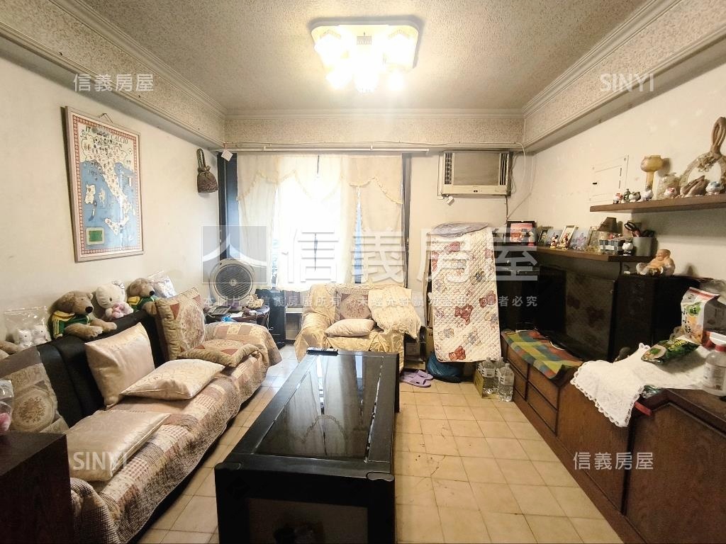 帝國大廈高樓方正二房房屋室內格局與周邊環境