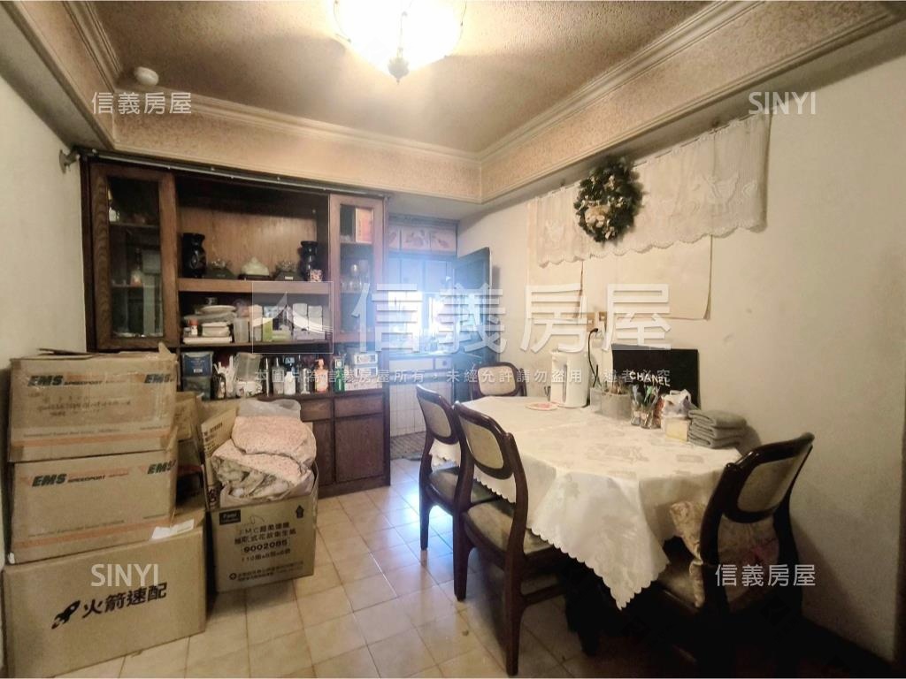 帝國大廈高樓方正二房房屋室內格局與周邊環境