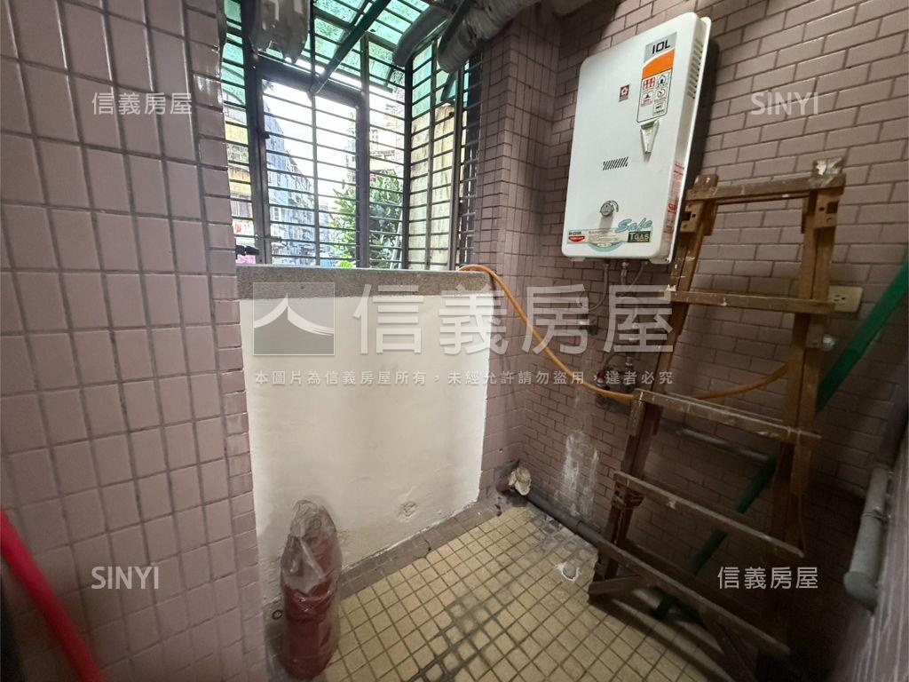 空南電梯三房房屋室內格局與周邊環境