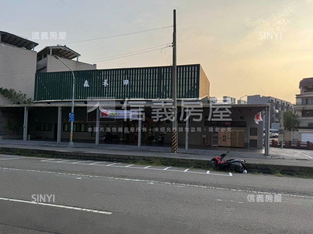 鳳山。雙面臨路三角窗美地房屋室內格局與周邊環境